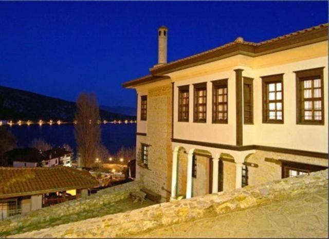 Vergoula'S Mansion كاستوريا المظهر الخارجي الصورة