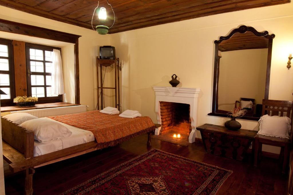 Vergoula'S Mansion كاستوريا الغرفة الصورة