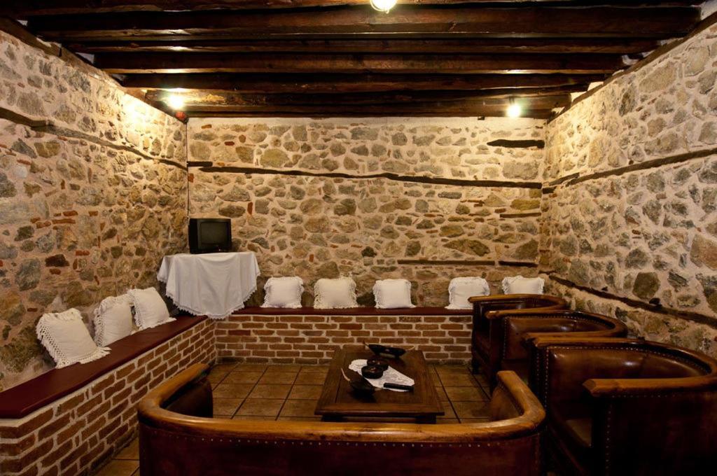 Vergoula'S Mansion كاستوريا المظهر الخارجي الصورة